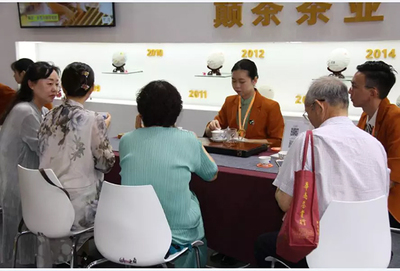 2019春季茶博會(huì)隆重開幕，現(xiàn)場(chǎng)直擊巔茶茶館與倉(cāng)儲(chǔ)服務(wù)新體驗(yàn)